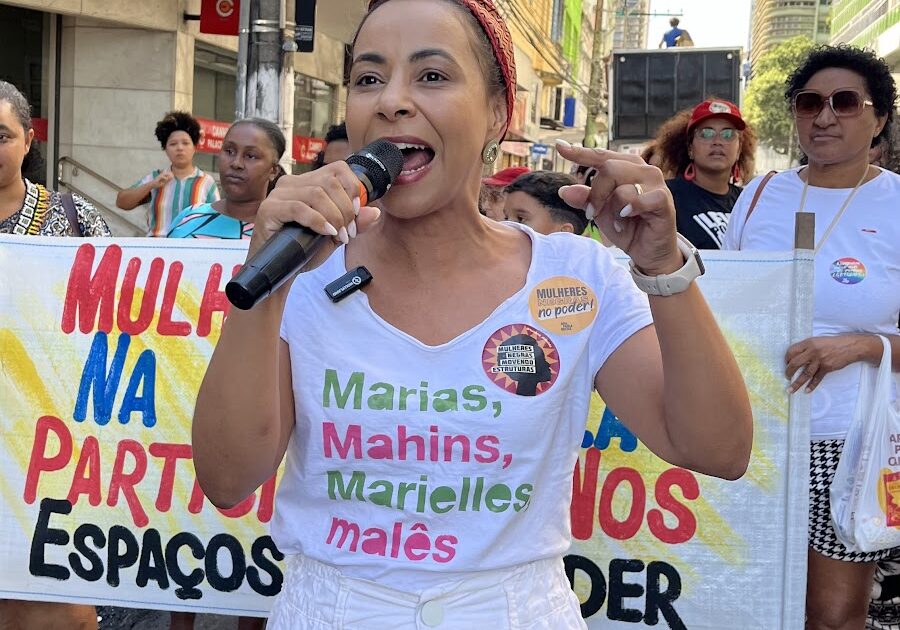 Deputada realiza protocolaço “Pela Vida das Mulheres” para marcar Mês de Luta das Mulheres