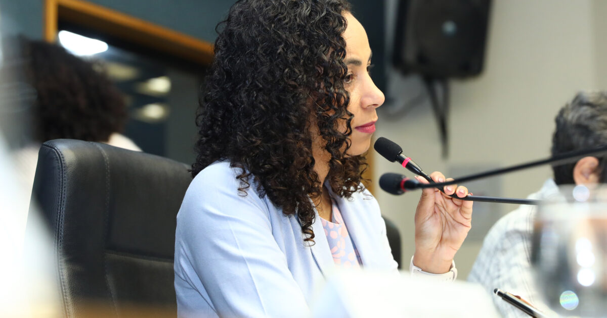 Camila Valadão quer garantir descanso mínimo a trabalhadores de contratos de concessão