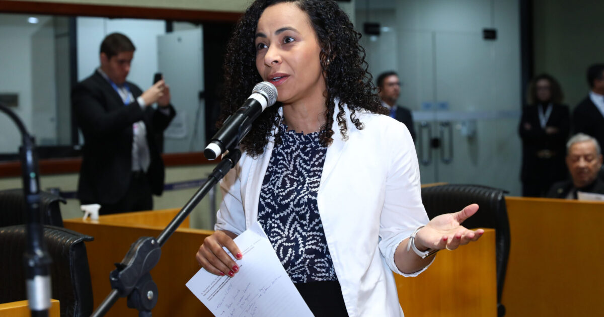 Psol entra na Justiça para derrubar lei que tenta censurar debates sobre diversidade nas escolas